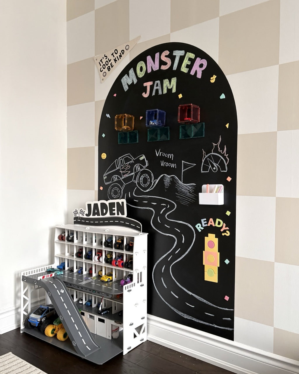 Dustless Chalk Crayons + Magnetic Holder Bundle