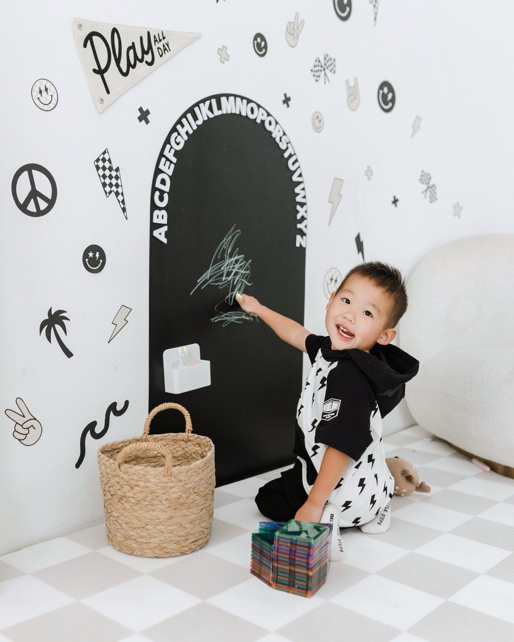 Dustless Chalk Crayons + Magnetic Holder Bundle