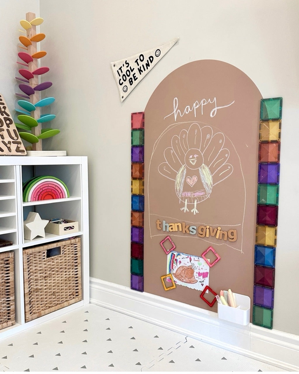 Dustless Chalk Crayons + Magnetic Holder Bundle